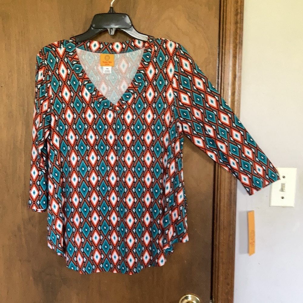 Ruby Rd top Aztec like print soft material v neck shirt w stretch boho MP - Picture 4 of 17